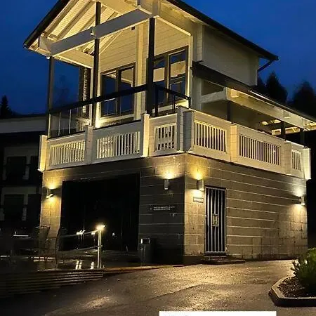 Kivilinna - Liinavaatteet,pyyhkeet Ja Loppusiivous Sisaeltyvaet Hintaan アパート *