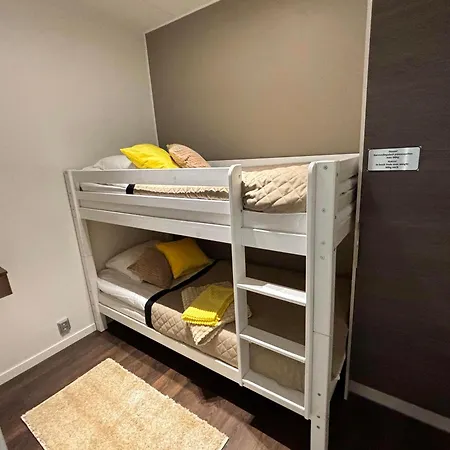 Kivilinna - Liinavaatteet,pyyhkeet Ja Loppusiivous Sisaeltyvaet Hintaan * ブオカッティ