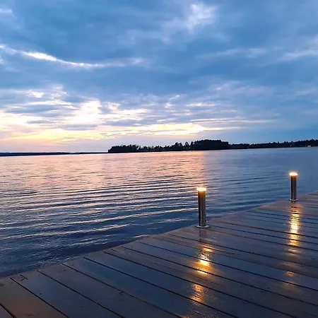 Kivilinna - Liinavaatteet,pyyhkeet Ja Loppusiivous Sisaeltyvaet Hintaan * ブオカッティ