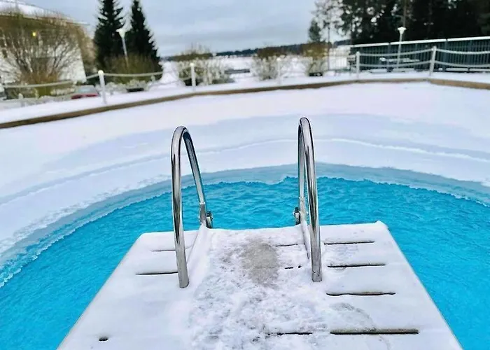 Kivilinna - Liinavaatteet,pyyhkeet Ja Loppusiivous Sisaeltyvaet Hintaan